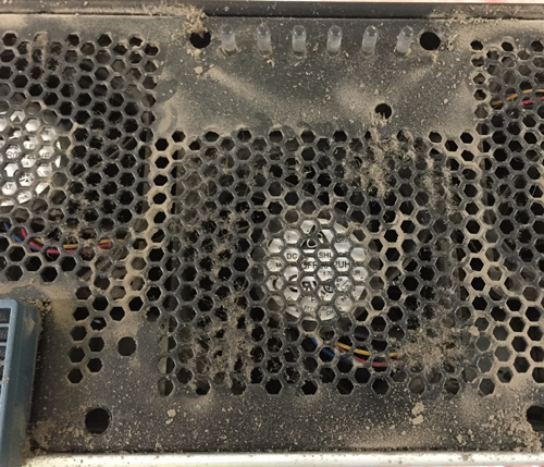 Serverwartung Server reinigen Serverraum Reinigung Serverwartung Server reinigen Serverraum Reinigung